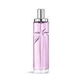 New Starlicious Berry Liorice packshot, a crystal-clear bottle filled with a light pink juice which captures the summer light in a carved shooting star, its facets shining bright beneath a sleek silver cap.