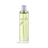 New Starlicious Pistachio Praline packshot, a crystal-clear bottle filled with pale green juice which captures the summer light in a carved shooting star, its facets shining bright beneath a sleek silver cap.